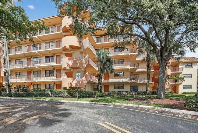 Photo - 7401 NW 16th St Unidad 307