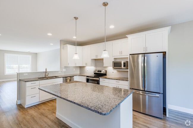 2BR, 2BA - 1,350SF - Kitchen - Shannon Mills