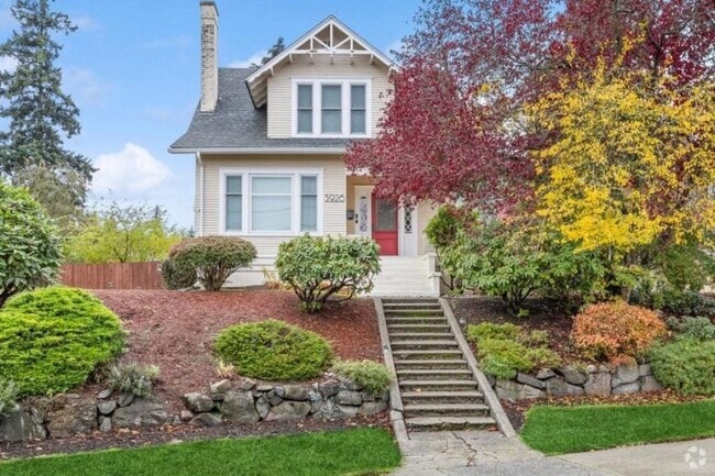 Building Photo - 3 bedroom in Everett WA 98201 Rental