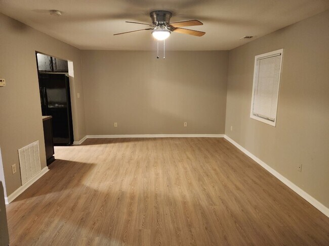 Living Room - 6354 Shannon Pky