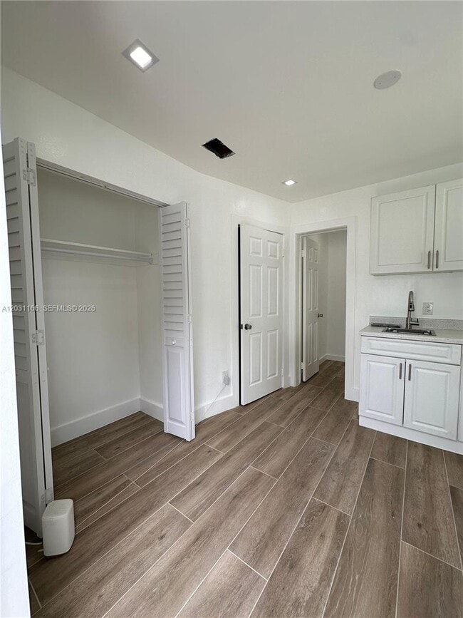Building Photo - 14510 SW 105th Ave Unit 1