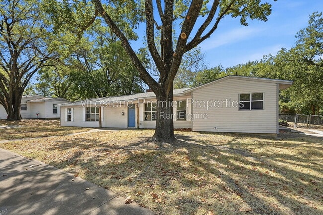 Photo - 13 MacArthur Dr