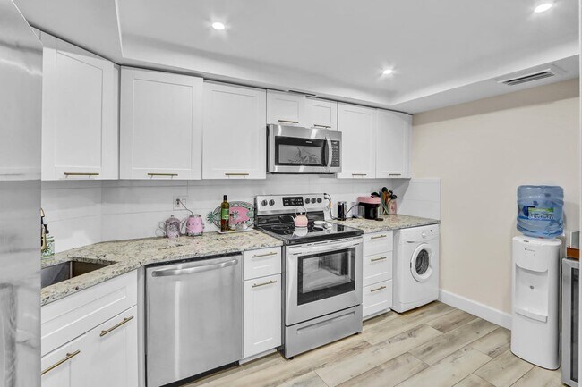 Photo - 2000 Presidential Way Unit 1006