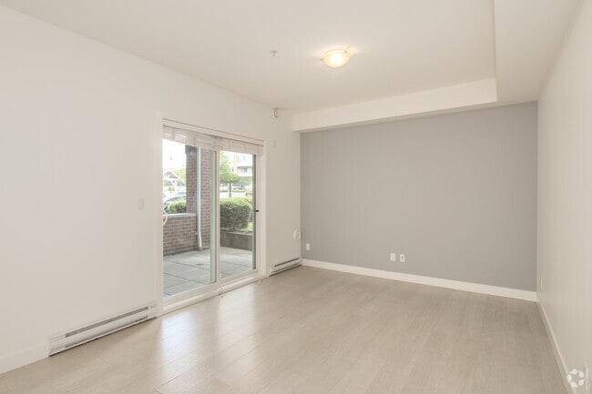 1BR, 1BA w/ Den - 640SF - Living Room