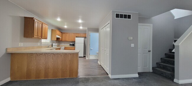 Photo - 3253 E 11 Mile Rd