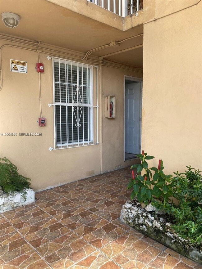 Photo - 11 SW 32nd Ave Unit 1