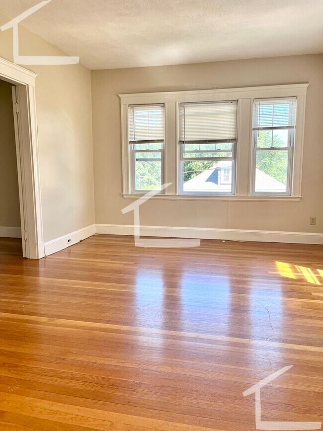 Photo - Newly renovated 3 bedroom with a bonus room