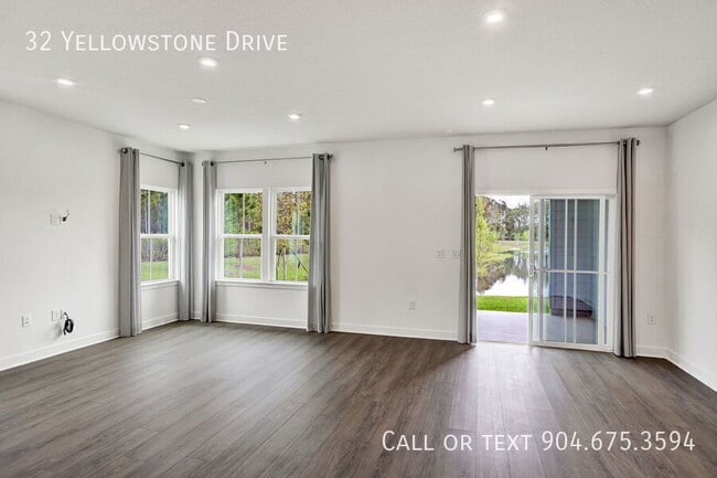 Photo - 32 Yellowstone Dr