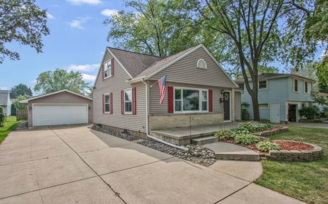 Photo - 1071 Kenwood St