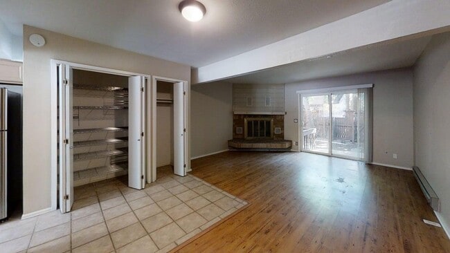 Photo - Spacious Willow Springs Townhome Near Trails, Shopping & Dining
