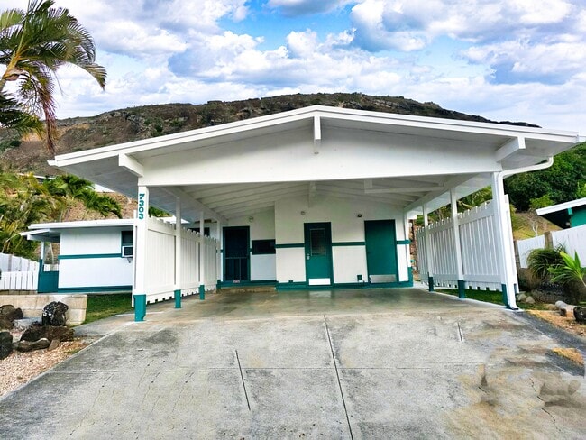 Building Photo - 7303 Mokuone St Rental