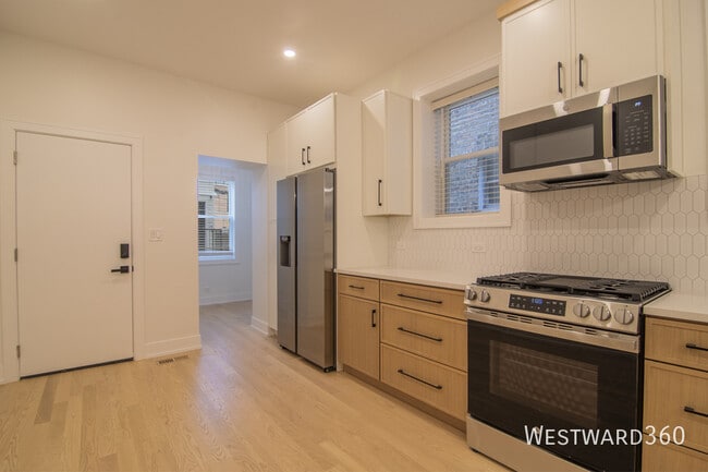 Photo - 3720 N Racine Ave Unit 1