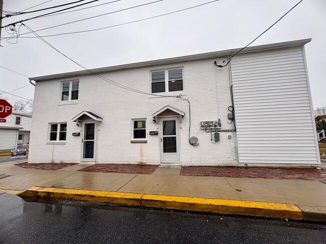 Photo - 202 S Lawrence St Unit Apt 1