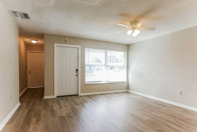 Photo - 710 NW 35th Ave