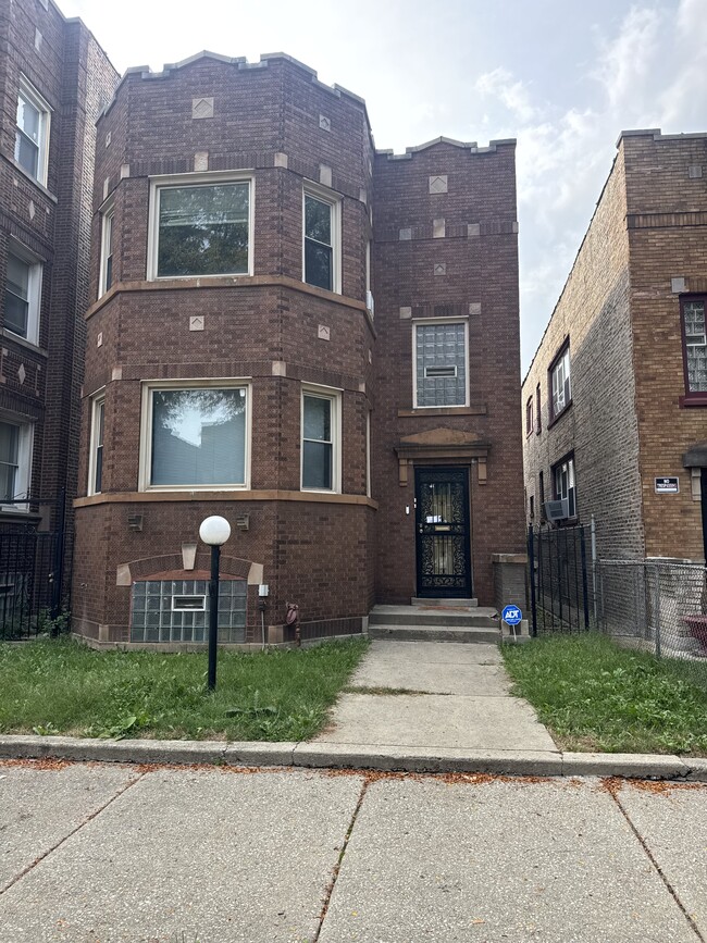 Building Photo - 8222 S Marshfield Ave Unit 1 Rental