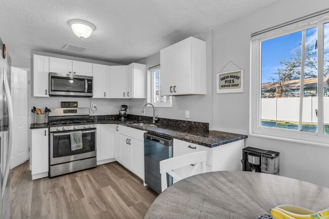 Photo - 1992 Afton Cir