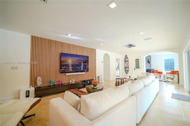 Photo - 8134 Twin Lake Dr