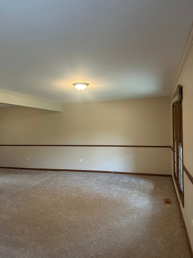 Photo - 527 Springwood Ln
