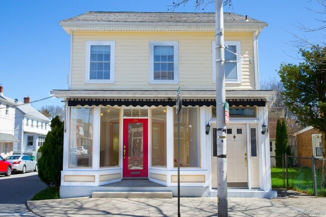 Building Photo - 296 Main St Unit 2