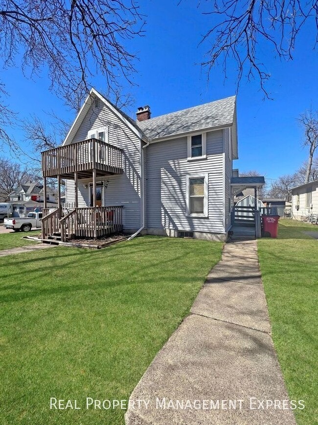 Building Photo - 425-427 S Prairie Ave-425 Unit 425 Rental