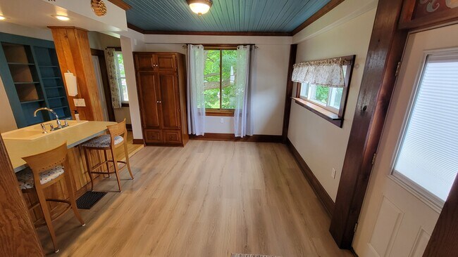 Photo - 610 16th Ave