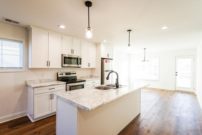 Photo - 380 Baldwin Ln