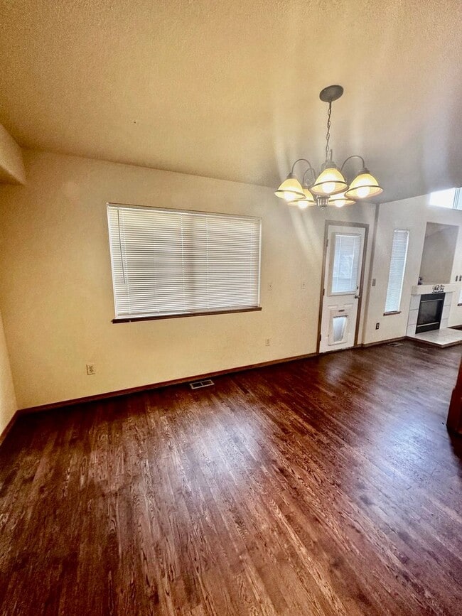 Photo - Coming Soon! 5 Bedroom home on Fairweather for Rent!