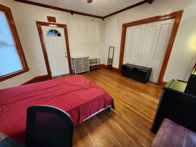 Photo - 8 Price St Unit 1