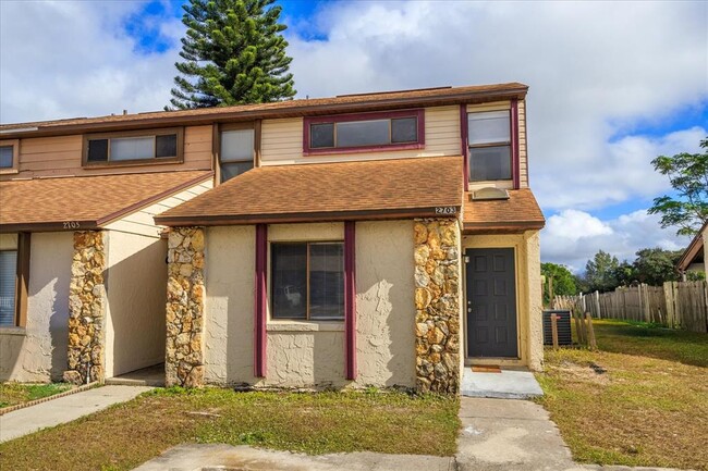 Photo - 2703 Hunt Club Ln Townhome