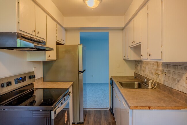Photo - 2440 Noble Rd