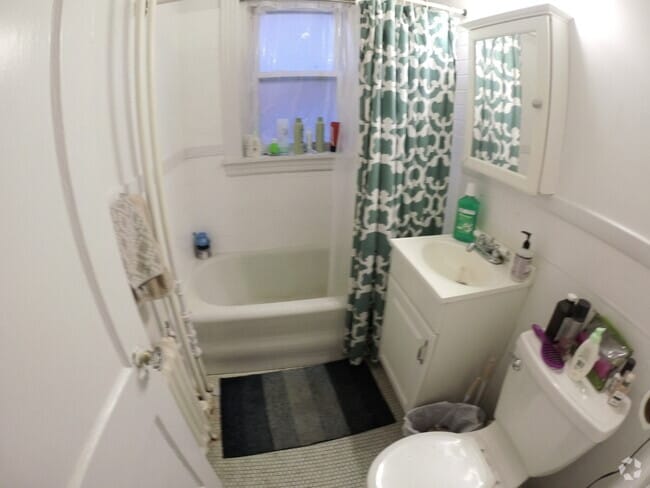 Building Photo - 1620 Commonwealth Ave Rental