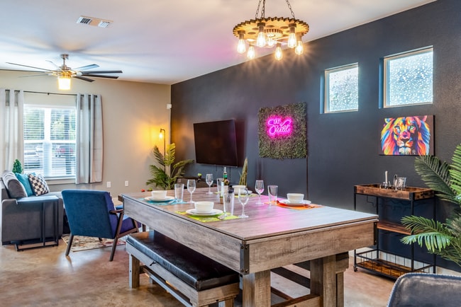 Photo - 3000 Neal St