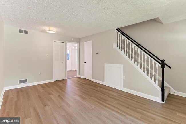 Photo - 104 W Annandale Rd