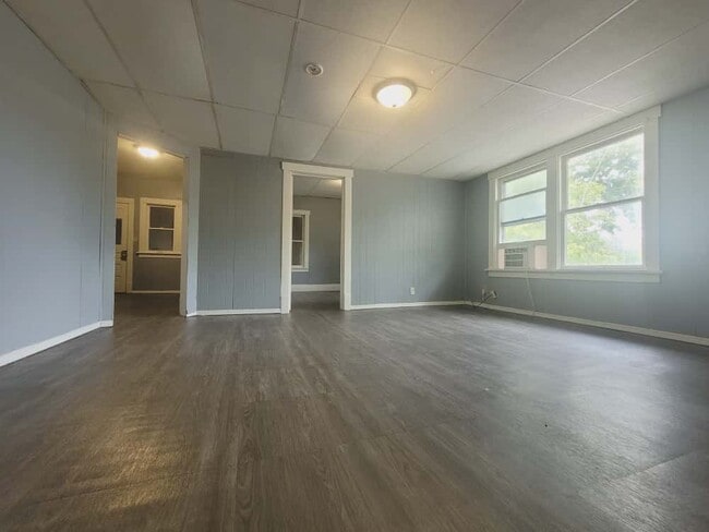 Photo - 424 1/2 N Wheeler Ave