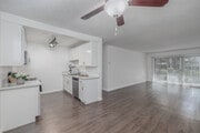 2BR, 2BA - 1,019SF - Kitchen
