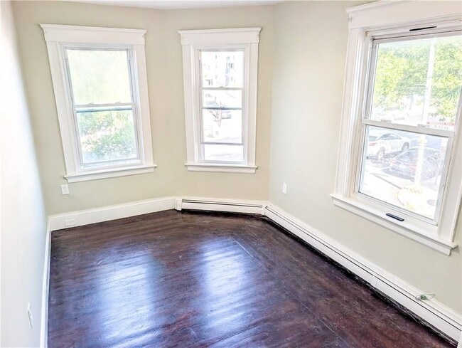 1375 Broad St Unit 2F