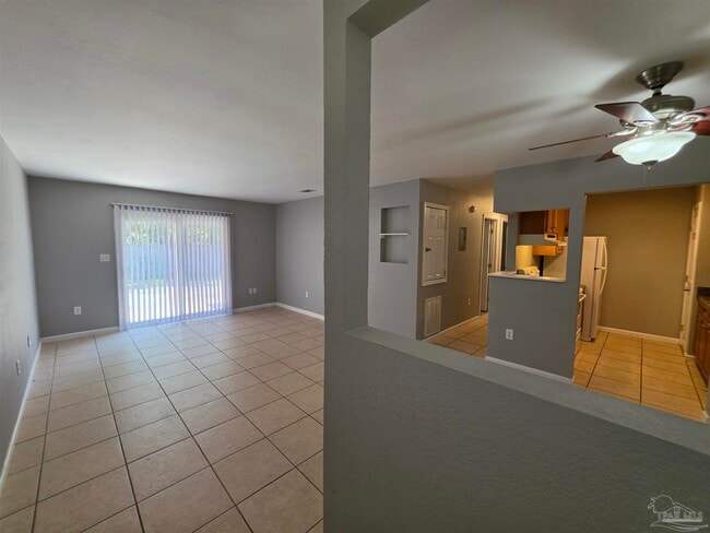 Building Photo - 3346 Green Briar Cir
