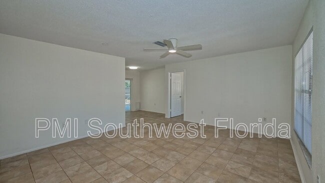Photo - 3915 Allan Pl