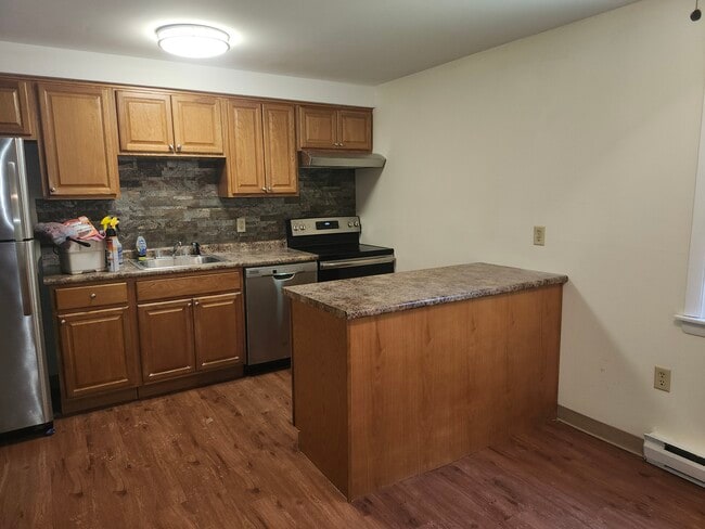 Building Photo - 99 Stage Harbor Rd Unit 99