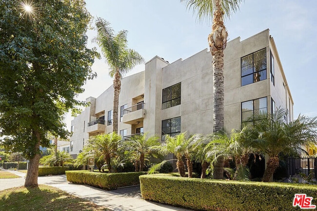 Building Photo - 909 Croft Ave Unit 204