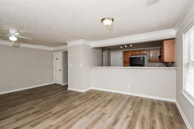 Photo - 1683 Barrington Overlook