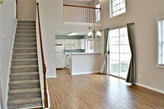 Photo - 383 Windcroft Cir NW