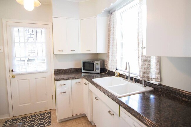 Photo - 699 Shotwell St Unit 699 Shotwell -  A