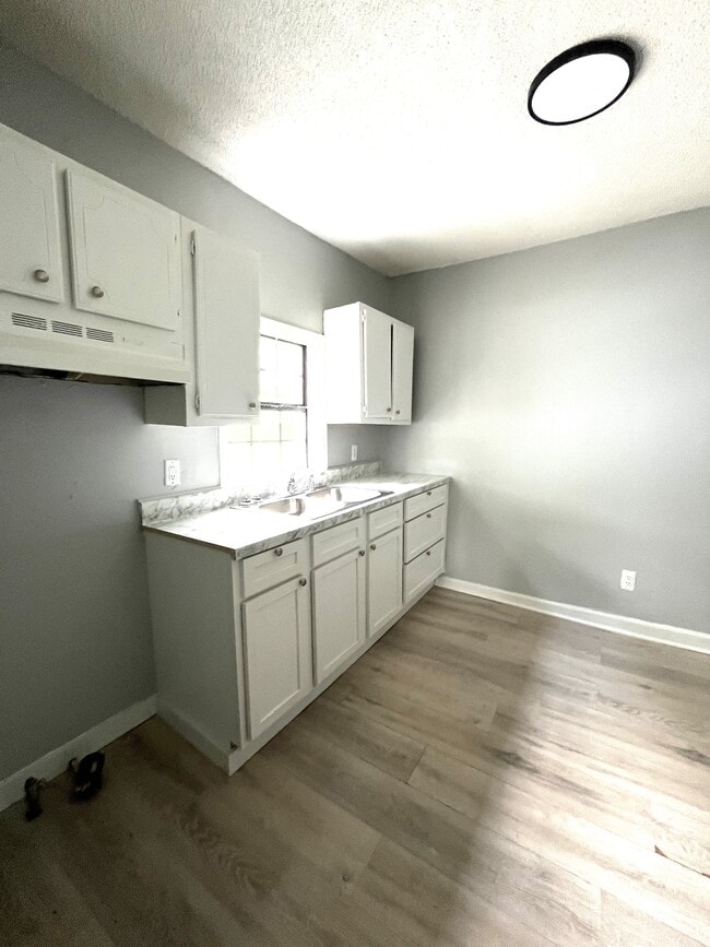 426 Dyer Ave