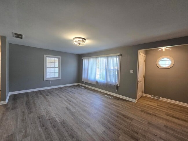 Photo - 5423 Stone Ave