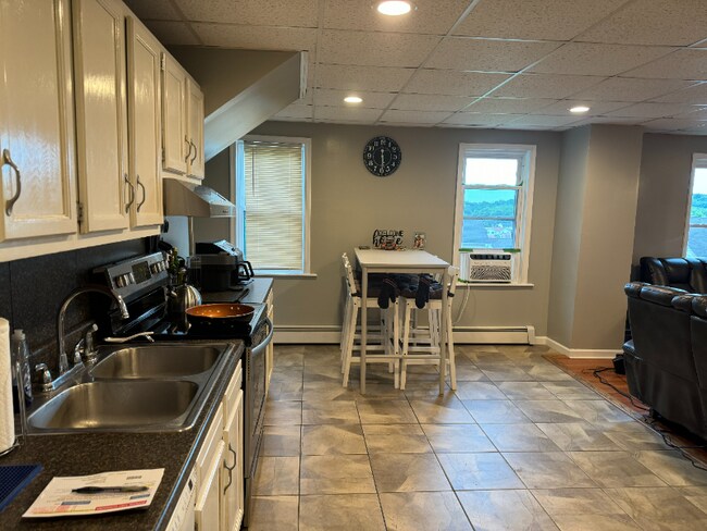 Photo - 100 S Nesbitt St Unit 3