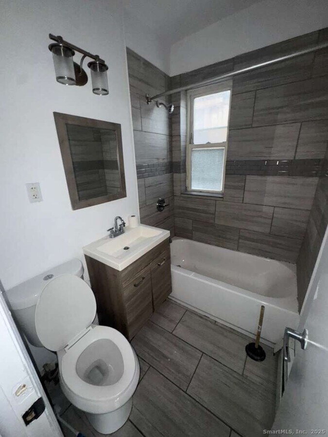 Photo - 335 Wells St Unit w7