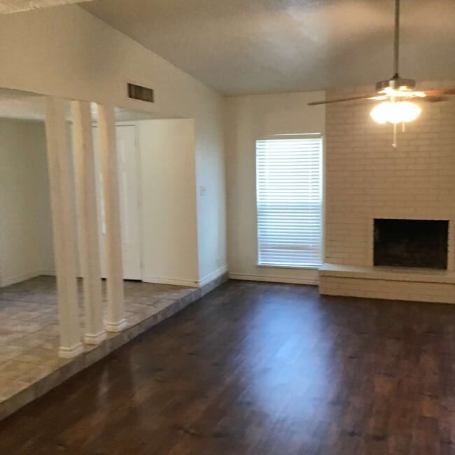 Photo - 2622 Meadowview Dr