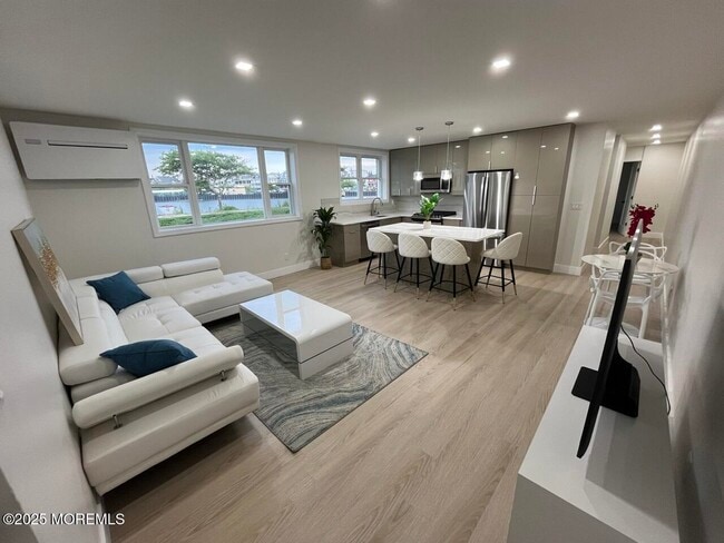 Building Photo - 1217 Ocean Ave N Unit B11