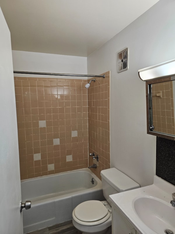 Photo - 575 Farmington Ave Unit 403